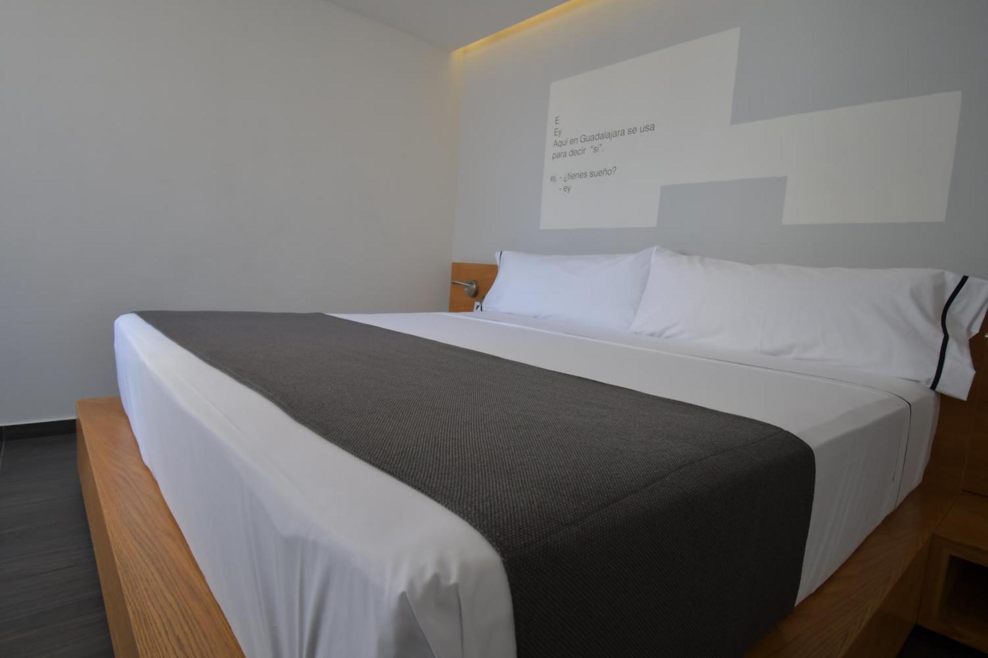 Hotel Perla Central Guadalajara Esterno foto